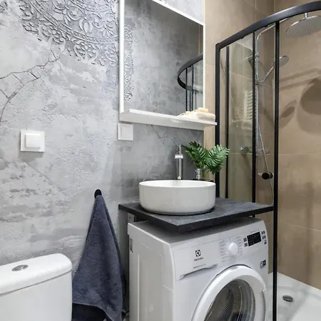 Y13 Apartment Warsaw